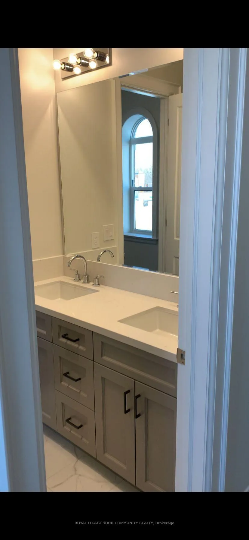 Photo 17 of Unit 3, 208 Main St. Unionville Street, Markham, Unionville — HOMEH