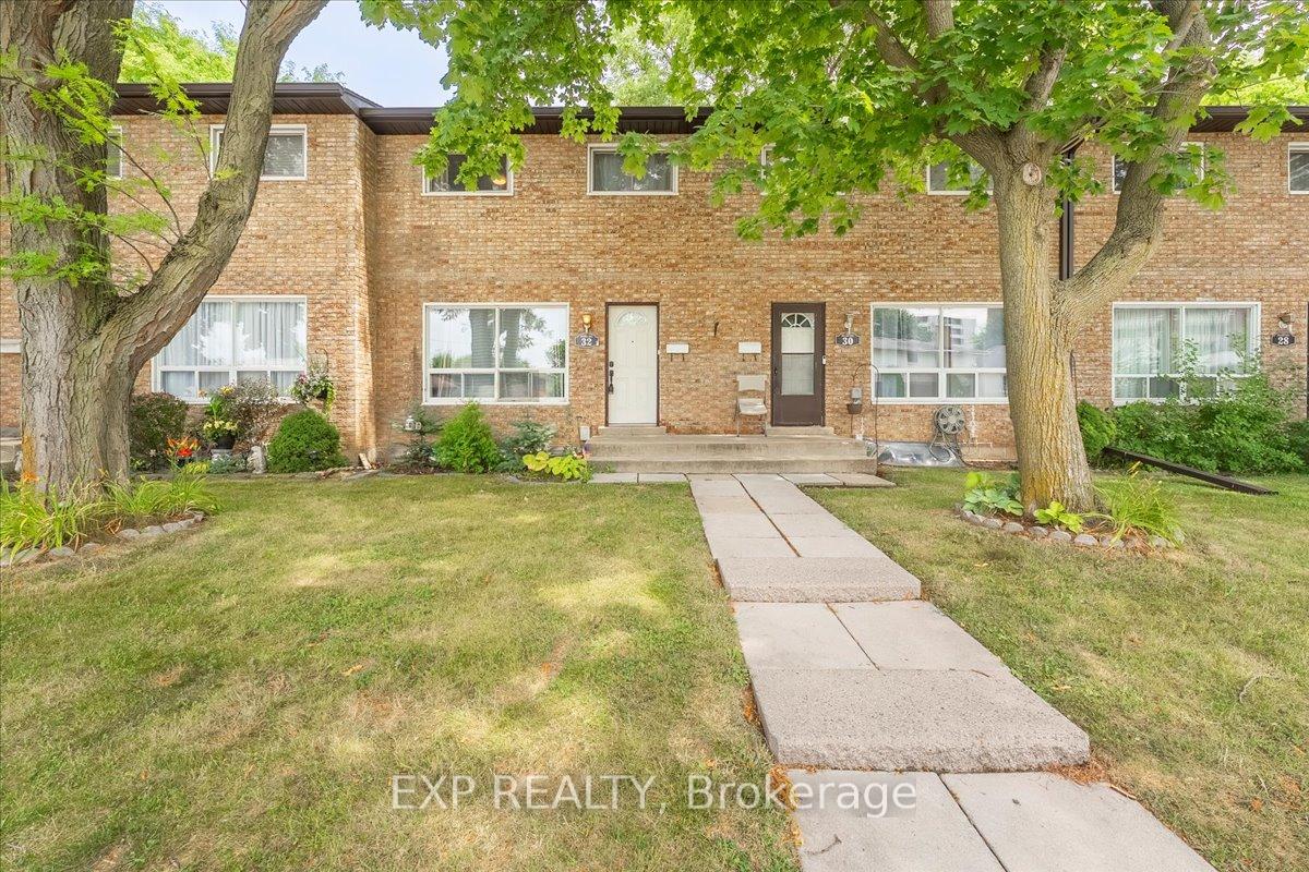 Photo 1 of 32 Riverdale Drive, Hamilton, Riverdale — HOMEH