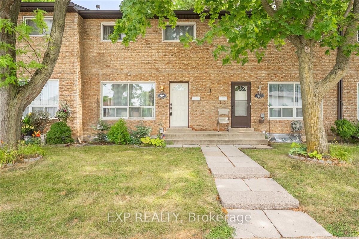 Photo 3 of 32 Riverdale Drive, Hamilton, Riverdale — HOMEH