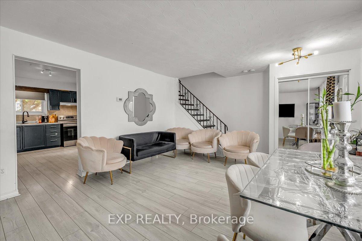 Photo 13 of 32 Riverdale Drive, Hamilton, Riverdale — HOMEH