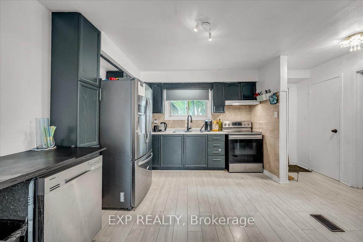 Photo 15 of 32 Riverdale Drive, Hamilton, Riverdale — HOMEH