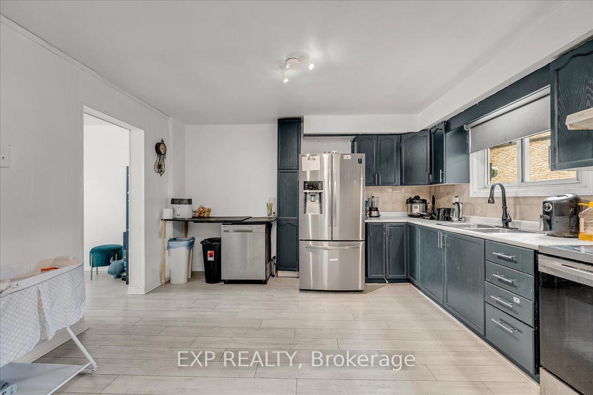 Photo 16 of 32 Riverdale Drive, Hamilton, Riverdale — HOMEH