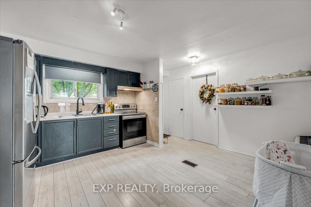 Photo 17 of 32 Riverdale Drive, Hamilton, Riverdale — HOMEH