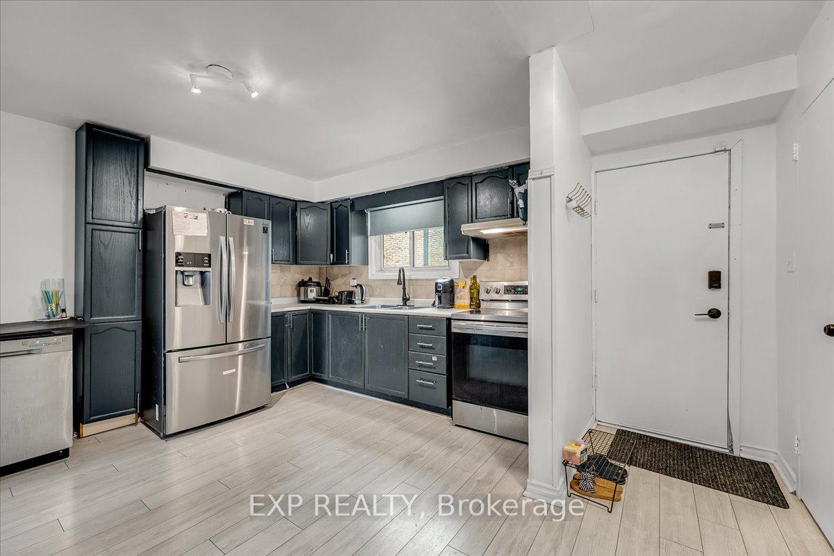 Photo 18 of 32 Riverdale Drive, Hamilton, Riverdale — HOMEH