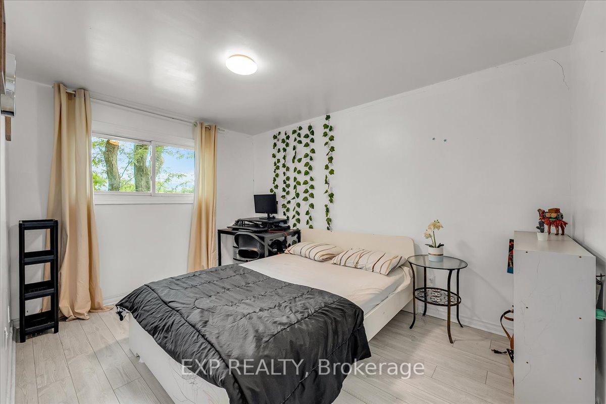 Photo 23 of 32 Riverdale Drive, Hamilton, Riverdale — HOMEH