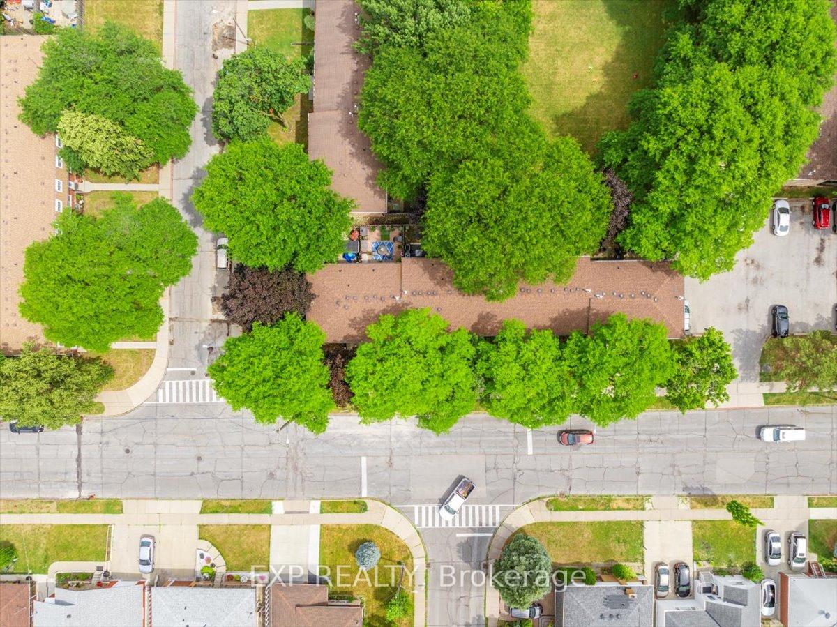 Photo 31 of 32 Riverdale Drive, Hamilton, Riverdale — HOMEH