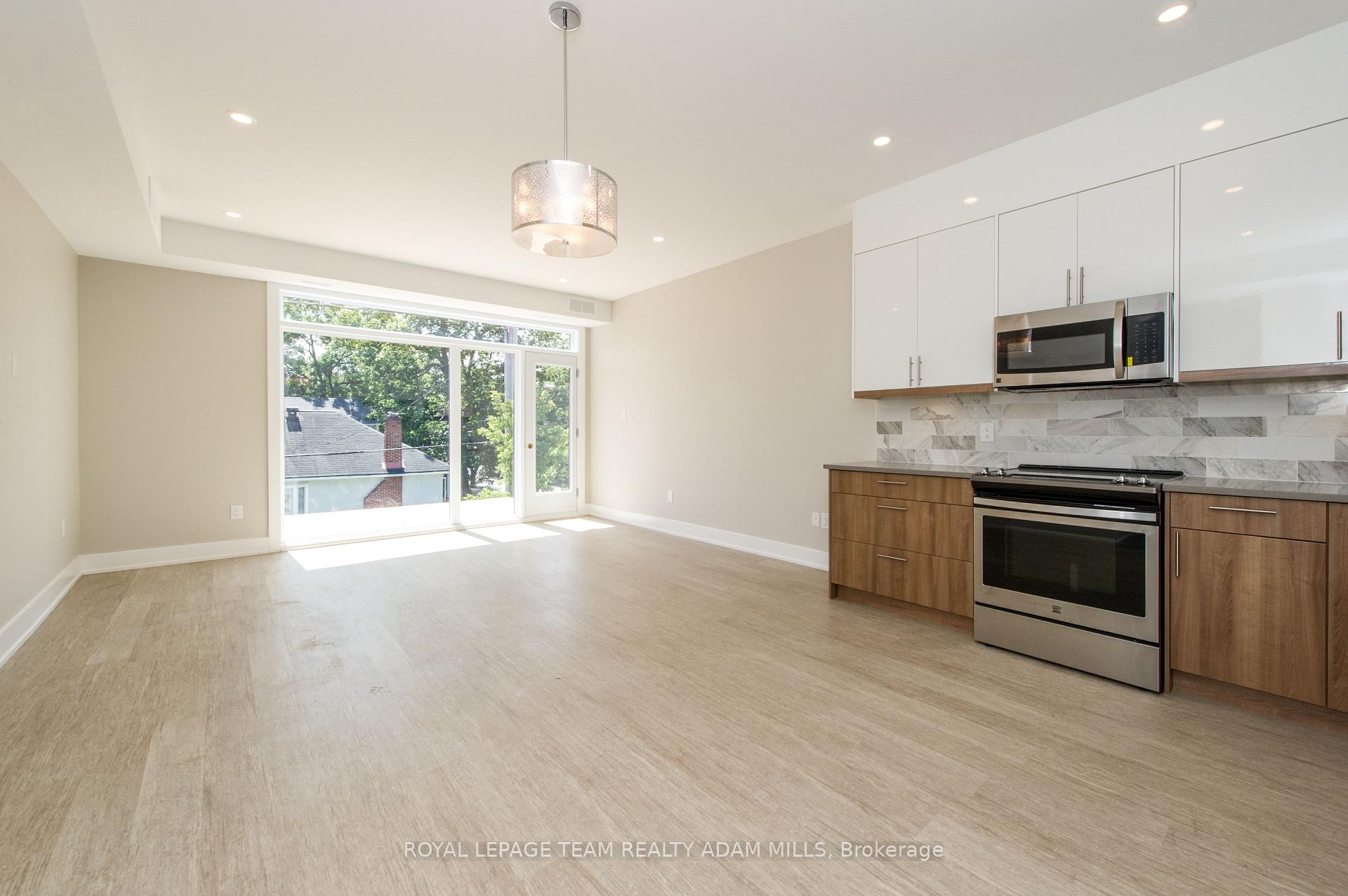 Photo 8 of Unit B, 423 Ravenhill Avenue, Ottawa, McKellar/Highland — HOMEH