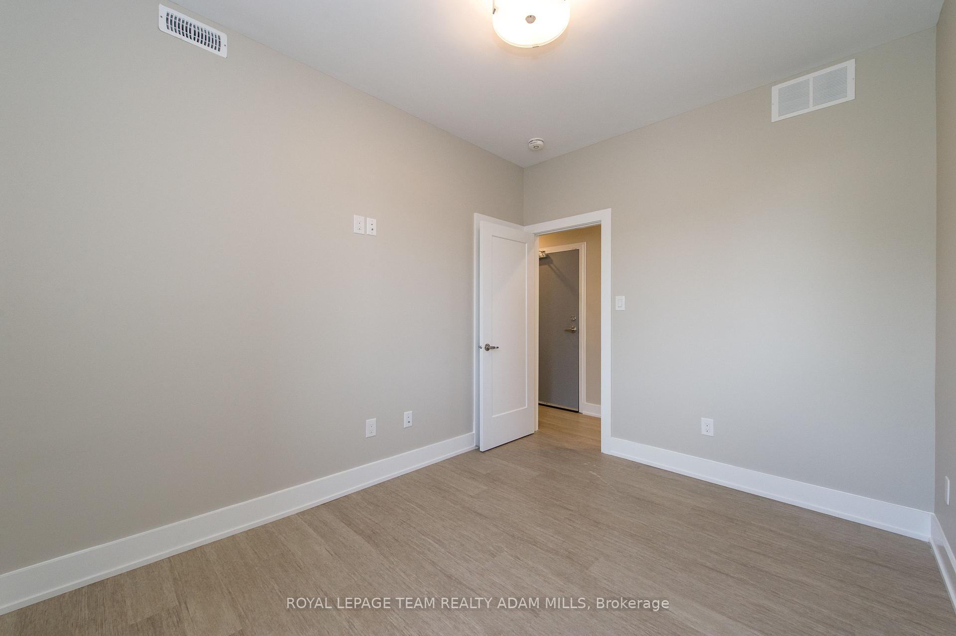 Photo 13 of Unit B, 423 Ravenhill Avenue, Ottawa, McKellar/Highland — HOMEH