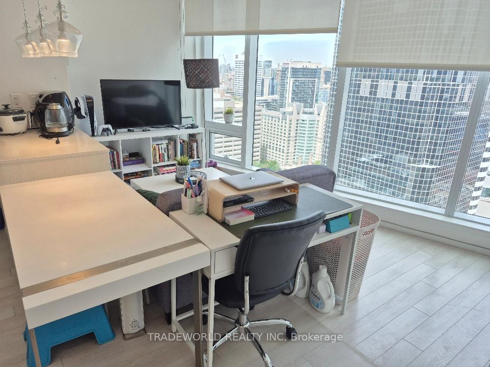 Photo 7 of Unit 2513, 197 Yonge Street, Toronto, Church-Yonge Corridor — HOMEH