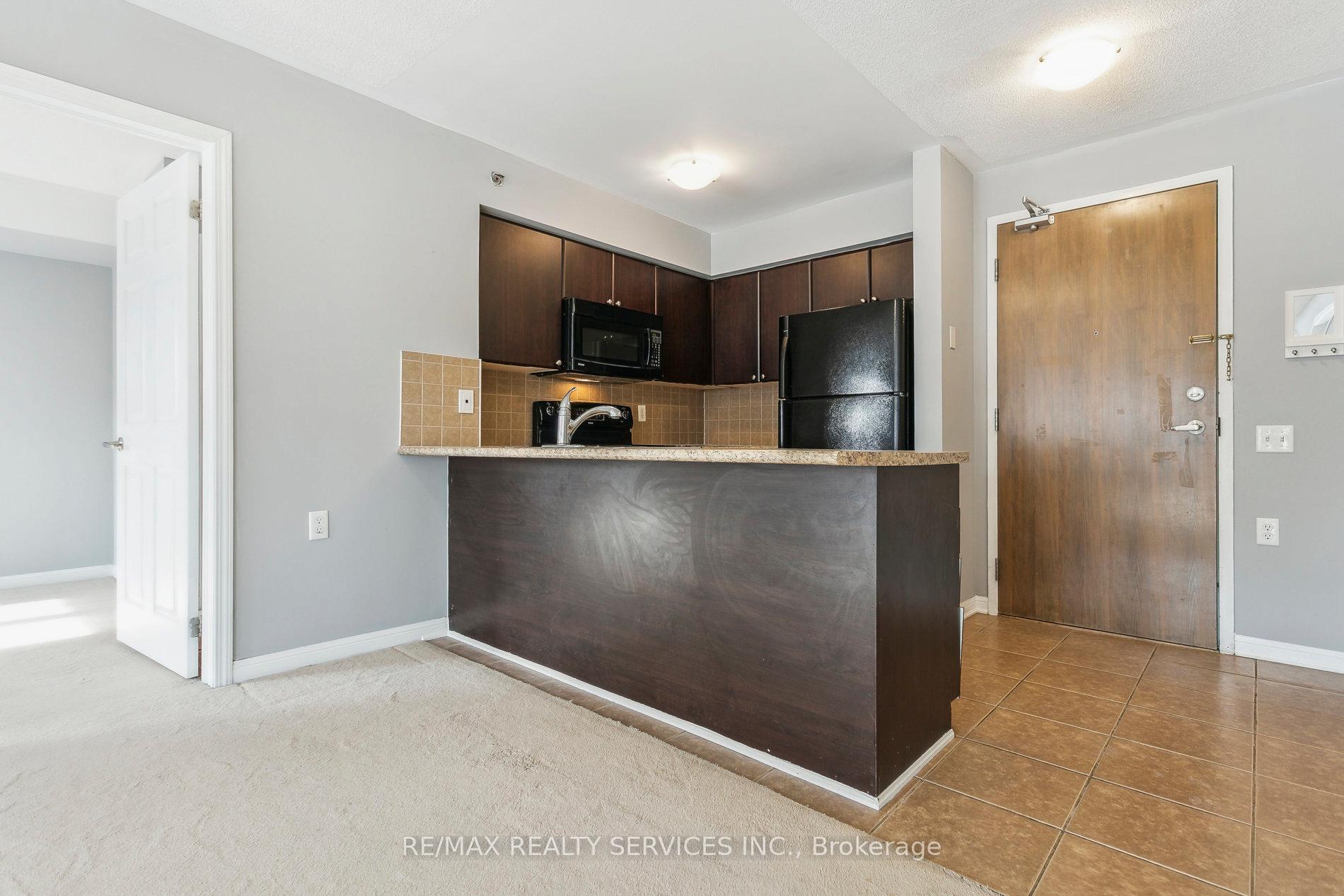 Photo 6 of Unit 117, 3070 Rotary Way, Burlington, Alton — HOMEH