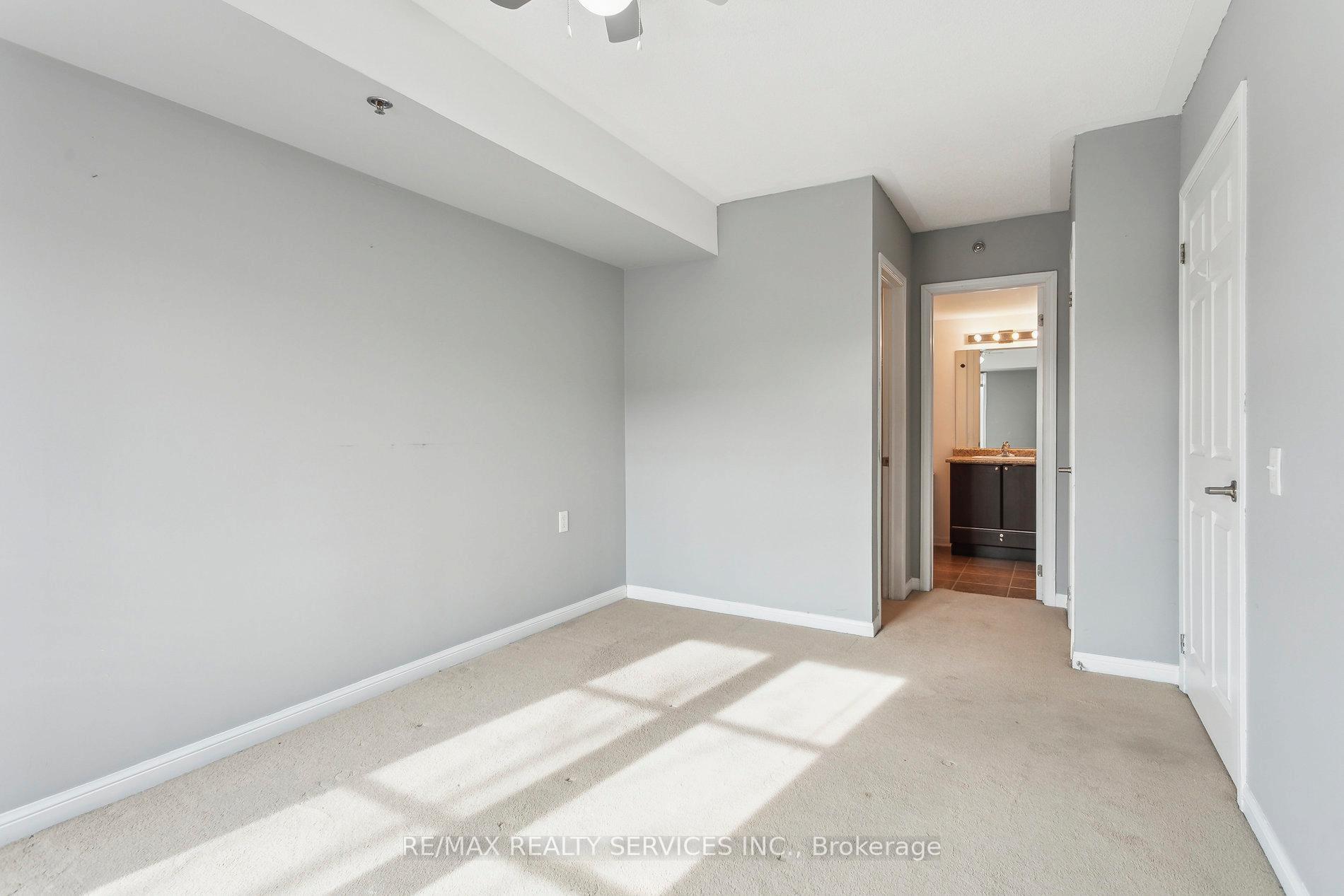 Photo 23 of Unit 117, 3070 Rotary Way, Burlington, Alton — HOMEH