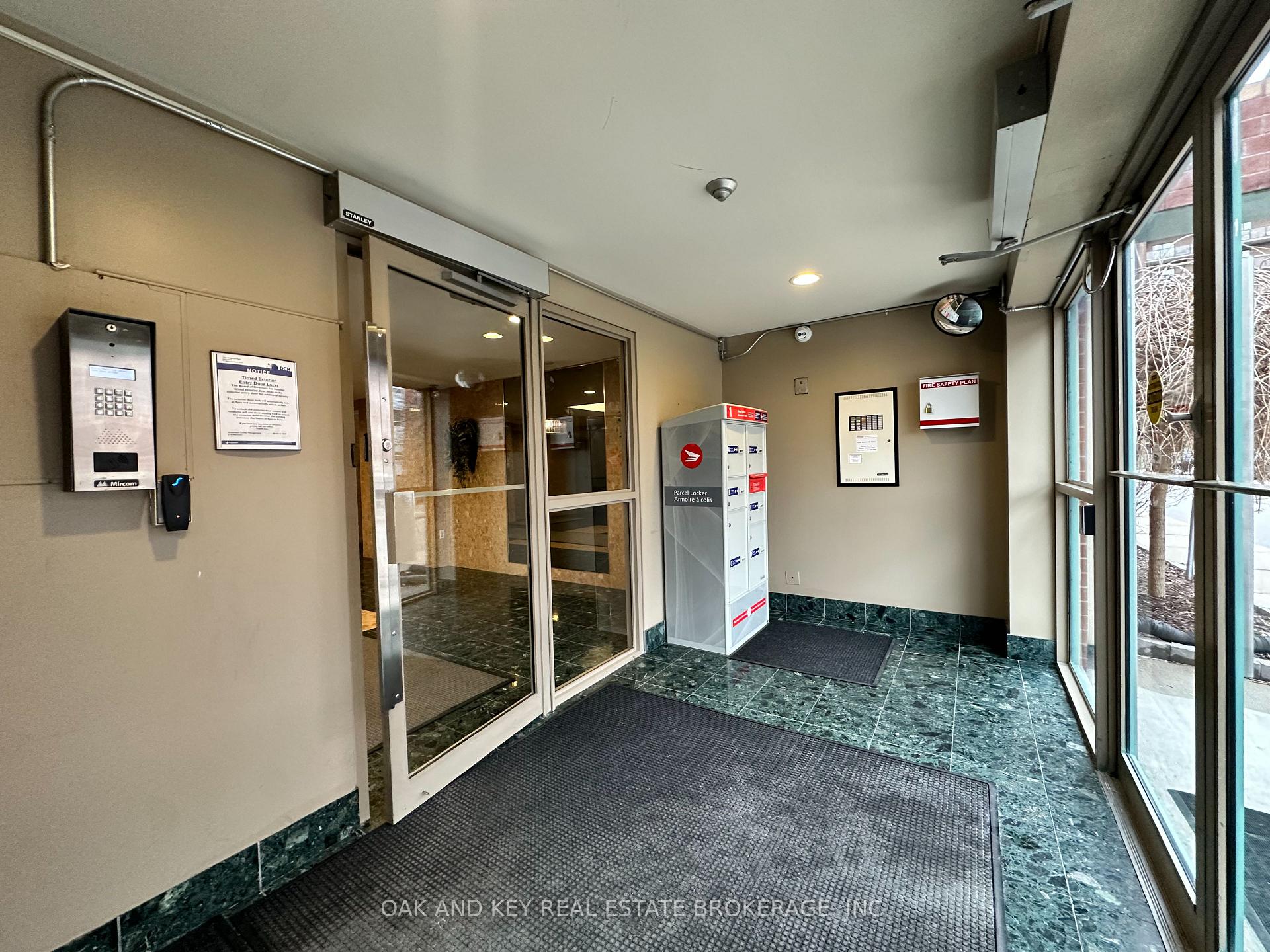 Photo 2 of Unit 403, 77 Baseline Road W, London, South E — HOMEH