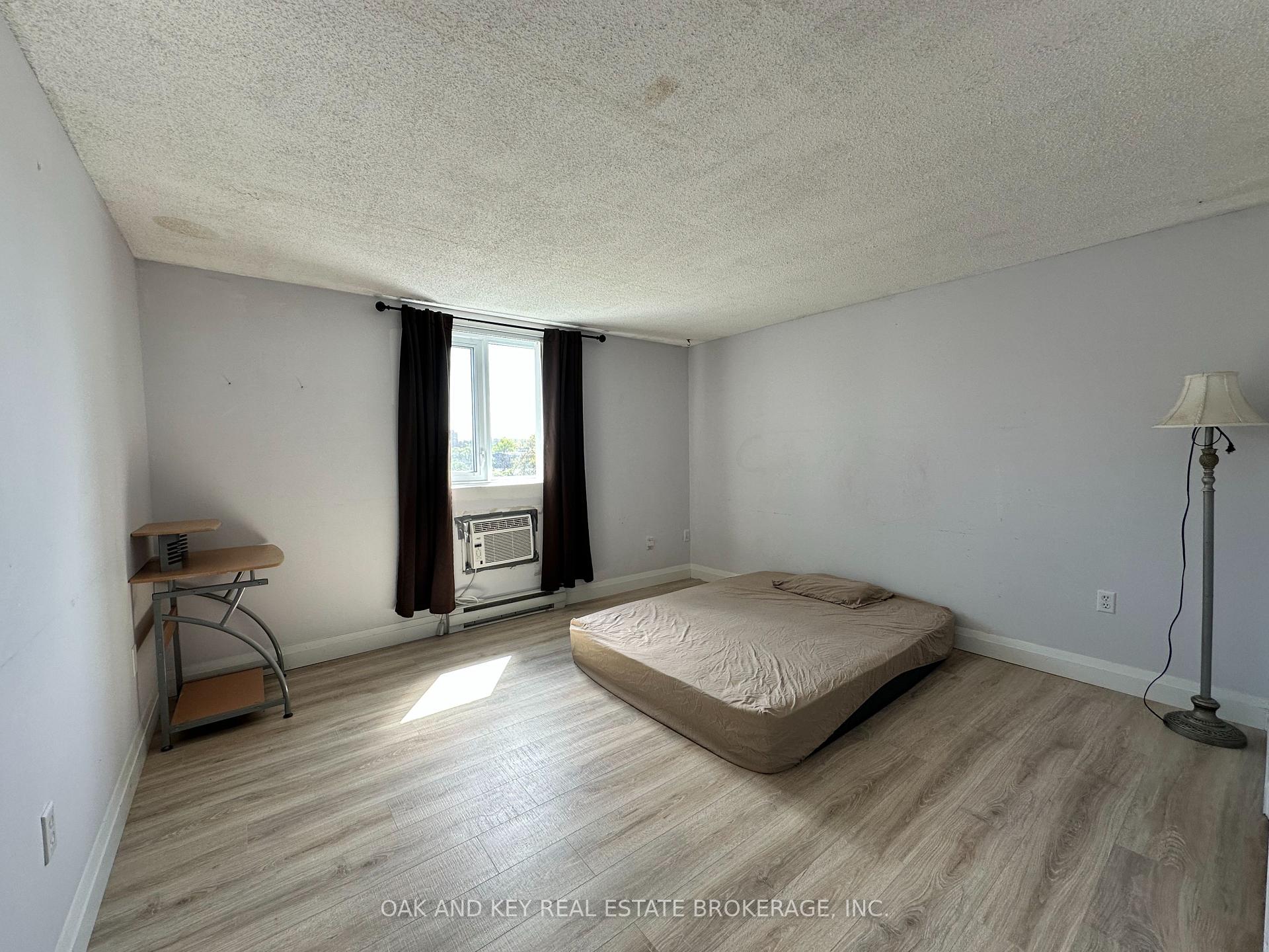 Photo 4 of Unit 403, 77 Baseline Road W, London, South E — HOMEH