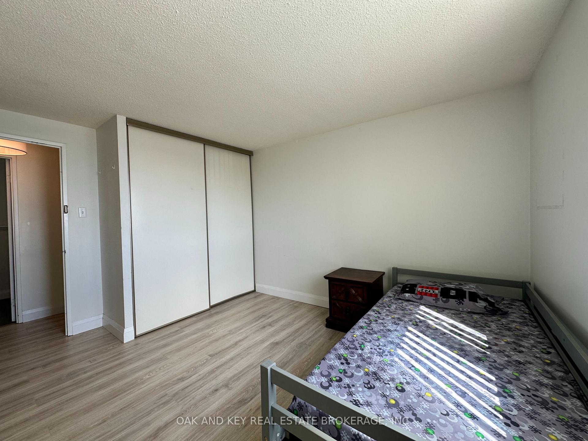 Photo 9 of Unit 403, 77 Baseline Road W, London, South E — HOMEH