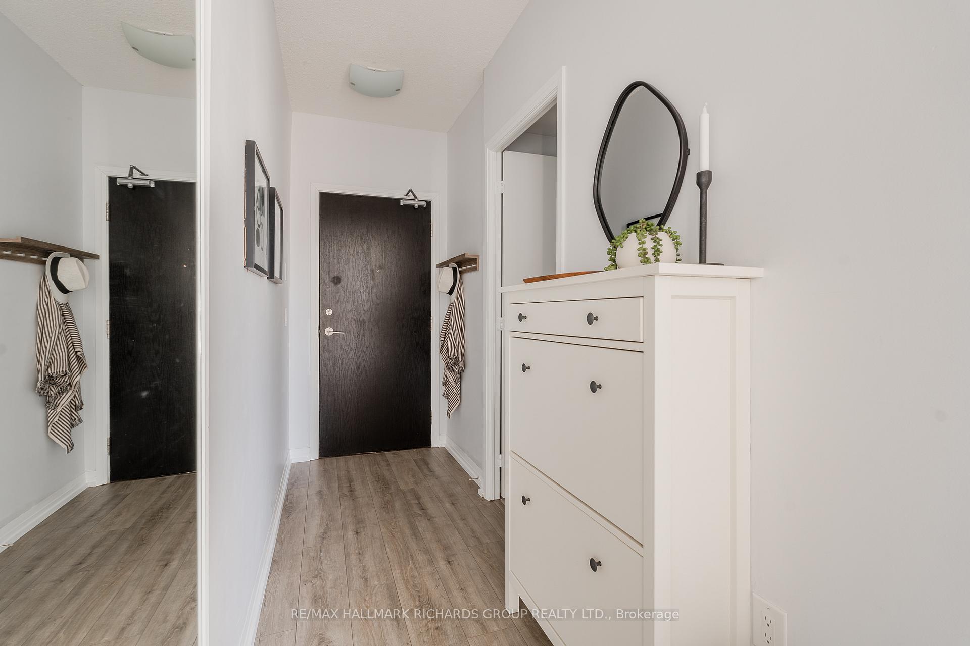 Photo 2 of Unit 1105, 25 Cole Street, Toronto, Regent Park — HOMEH