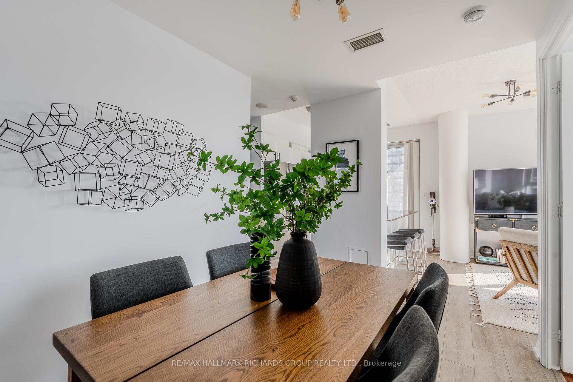 Photo 9 of Unit 1105, 25 Cole Street, Toronto, Regent Park — HOMEH