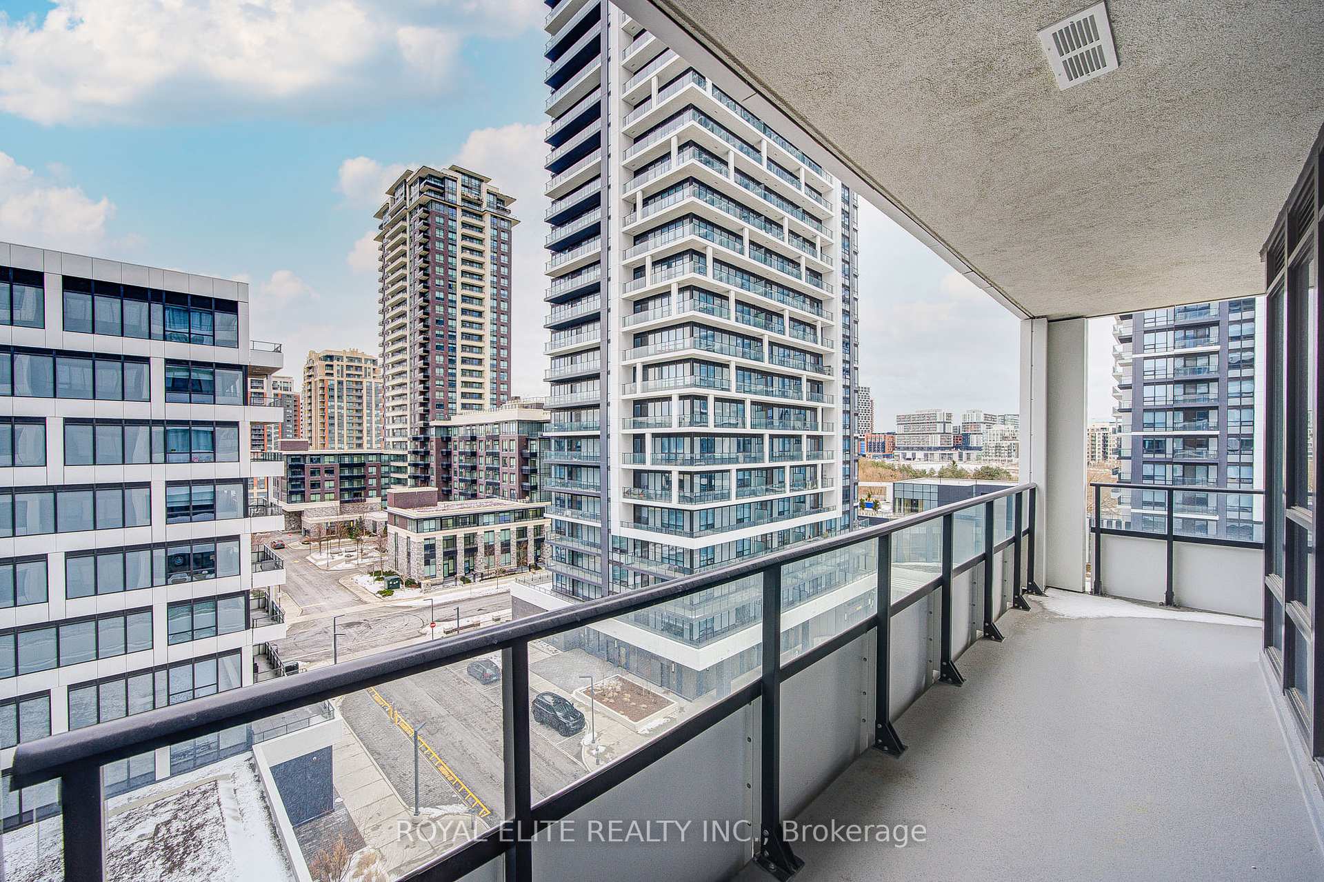 Photo 13 of Unit 801, 38 Water Walk Drive, Markham, Unionville — HOMEH