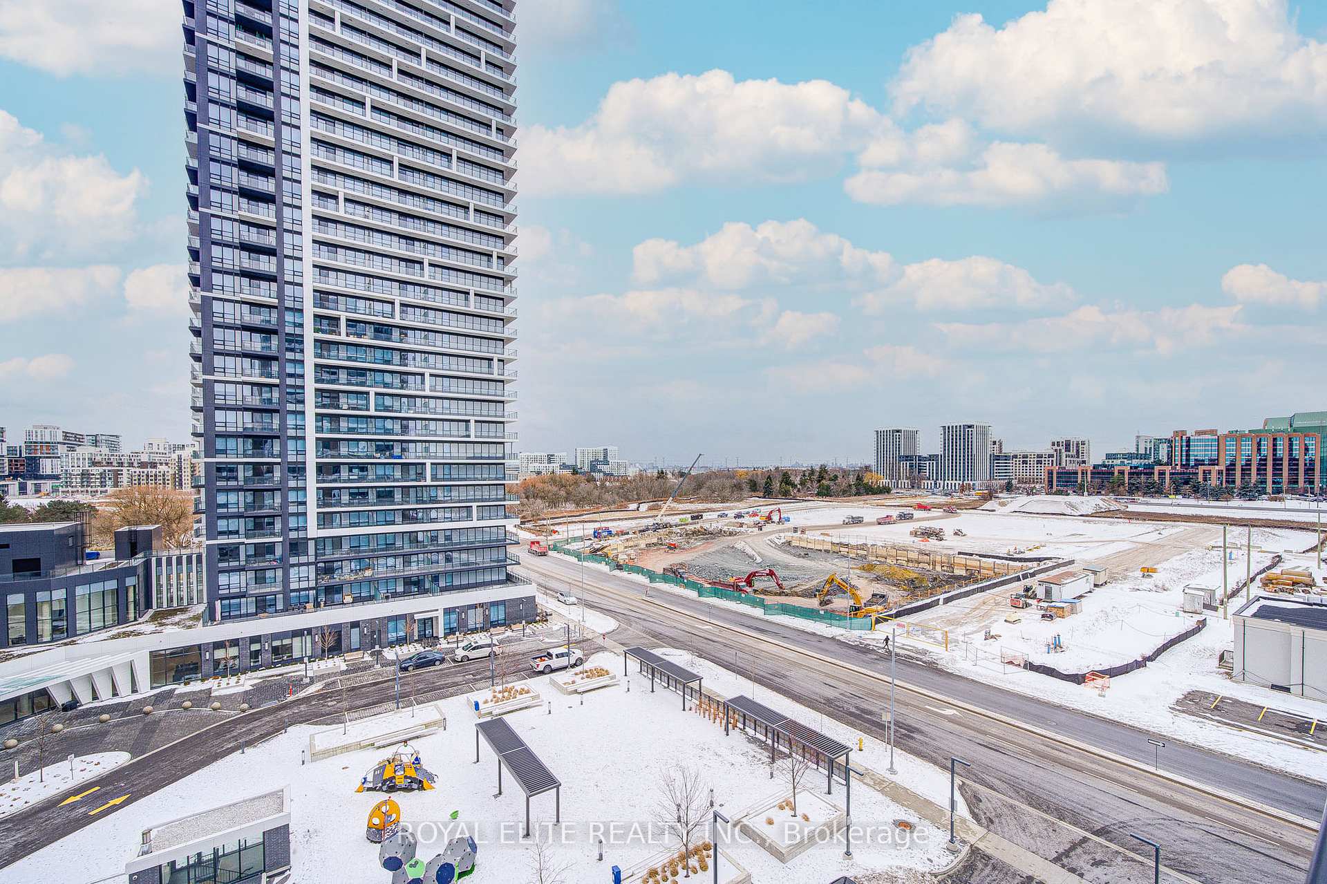 Photo 16 of Unit 801, 38 Water Walk Drive, Markham, Unionville — HOMEH