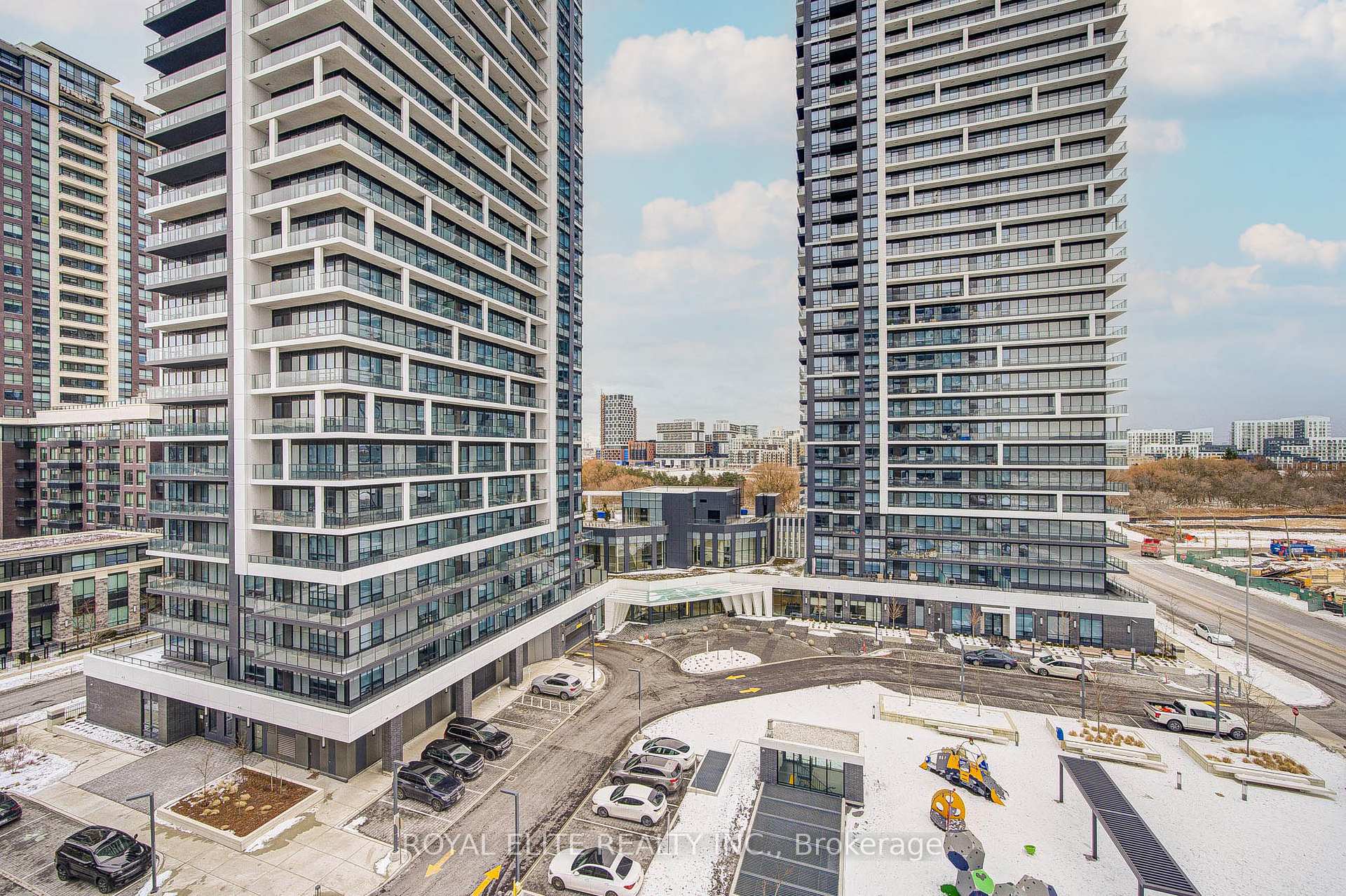 Photo 17 of Unit 801, 38 Water Walk Drive, Markham, Unionville — HOMEH