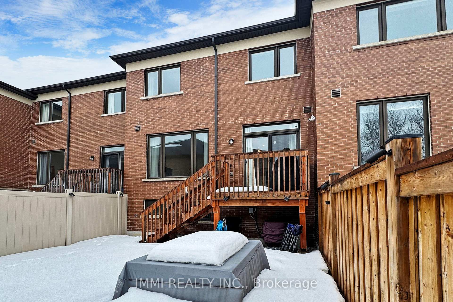 Photo 19 of 10 Badgerow Way, Aurora, Rural Aurora — HOMEH