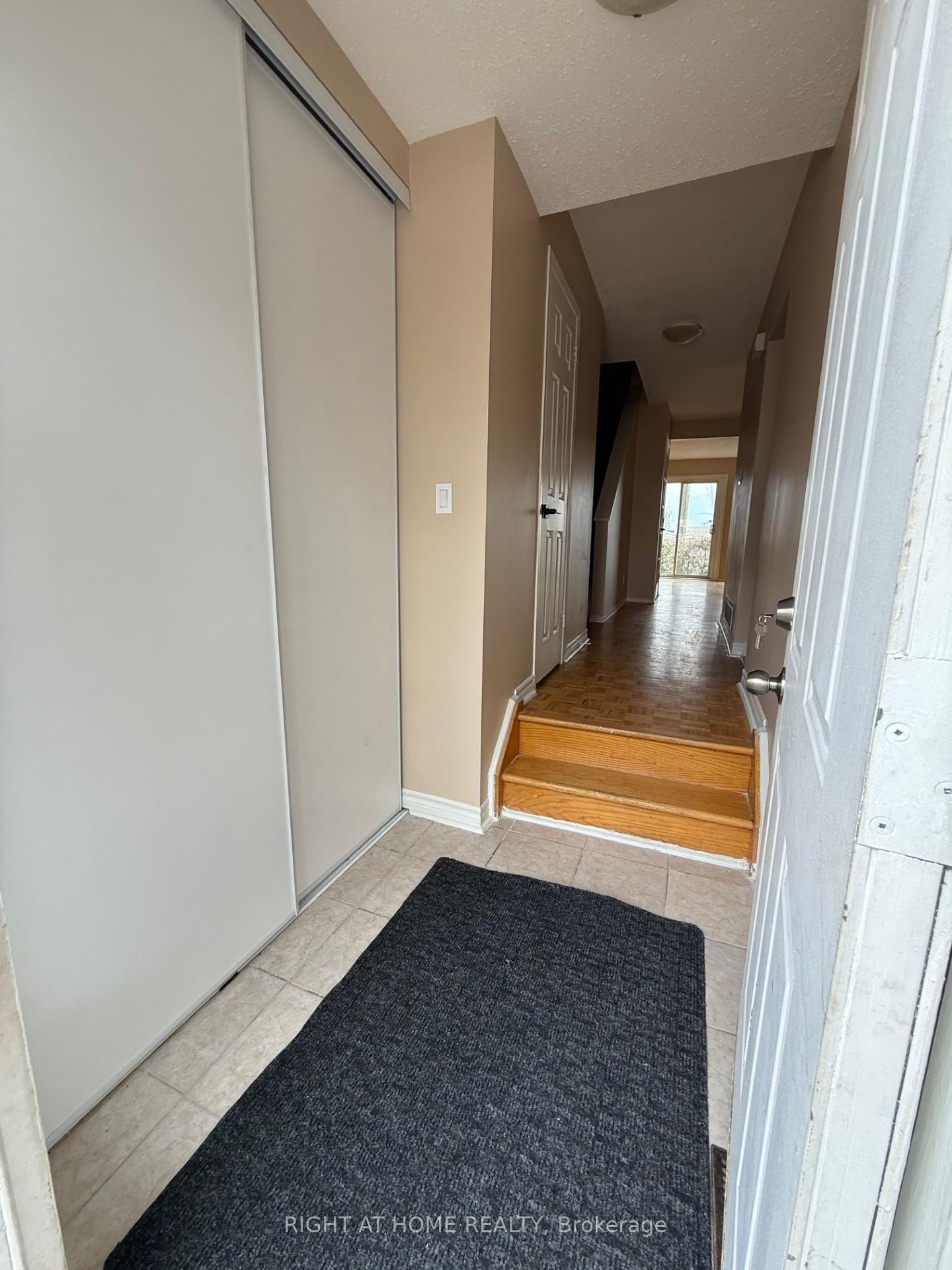 Photo 3 of 16 Paddington, Ottawa, Heron Gate/Industrial Park — HOMEH