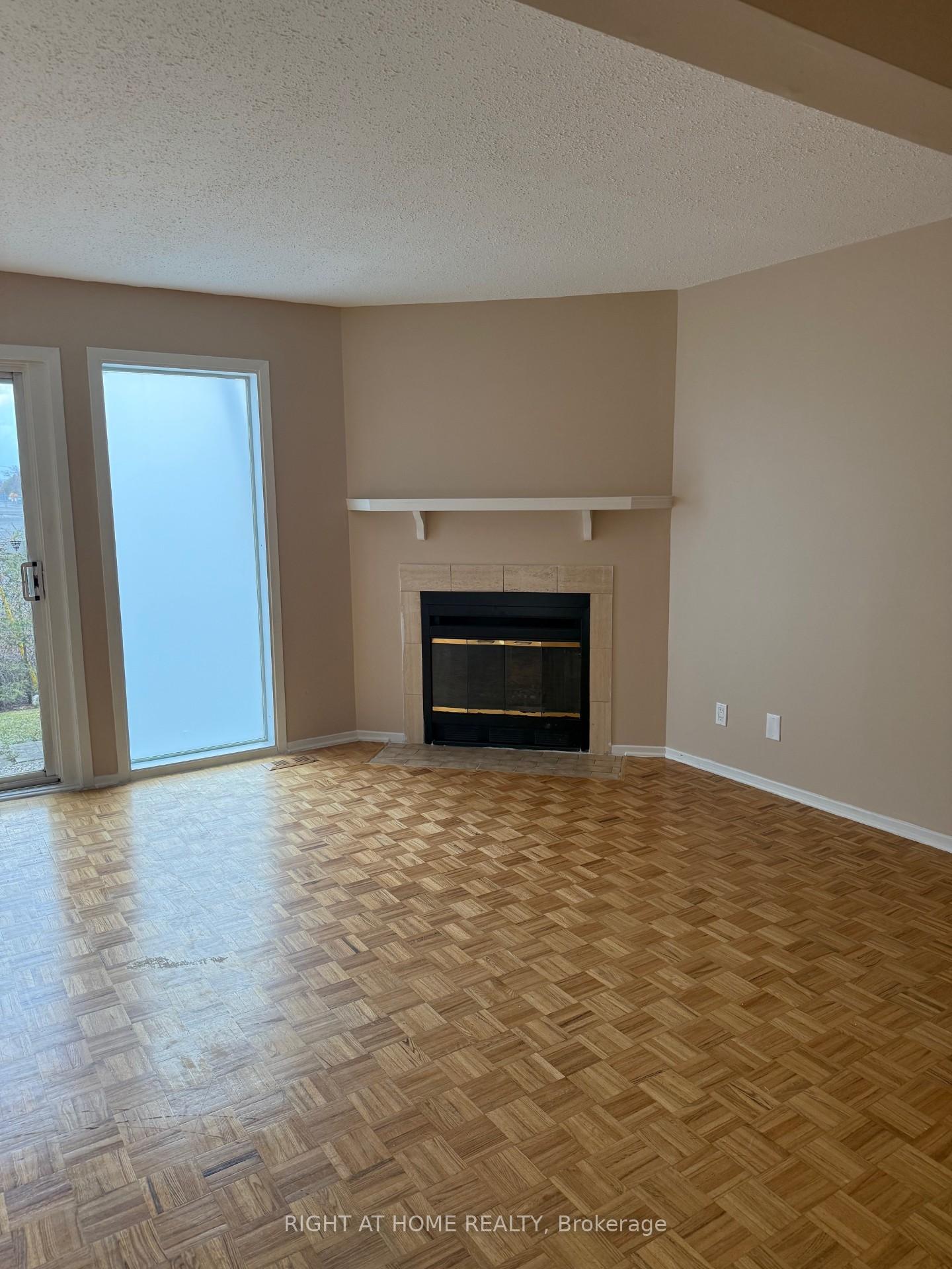 Photo 8 of 16 Paddington, Ottawa, Heron Gate/Industrial Park — HOMEH
