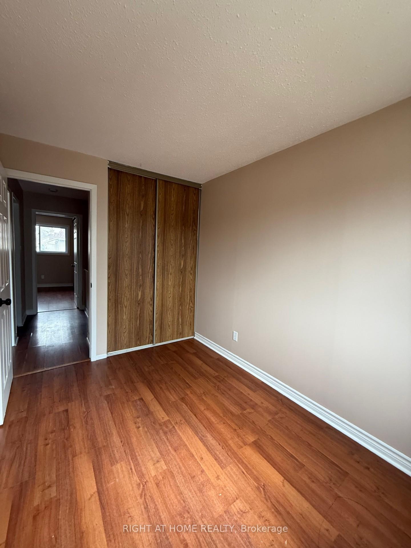 Photo 11 of 16 Paddington, Ottawa, Heron Gate/Industrial Park — HOMEH