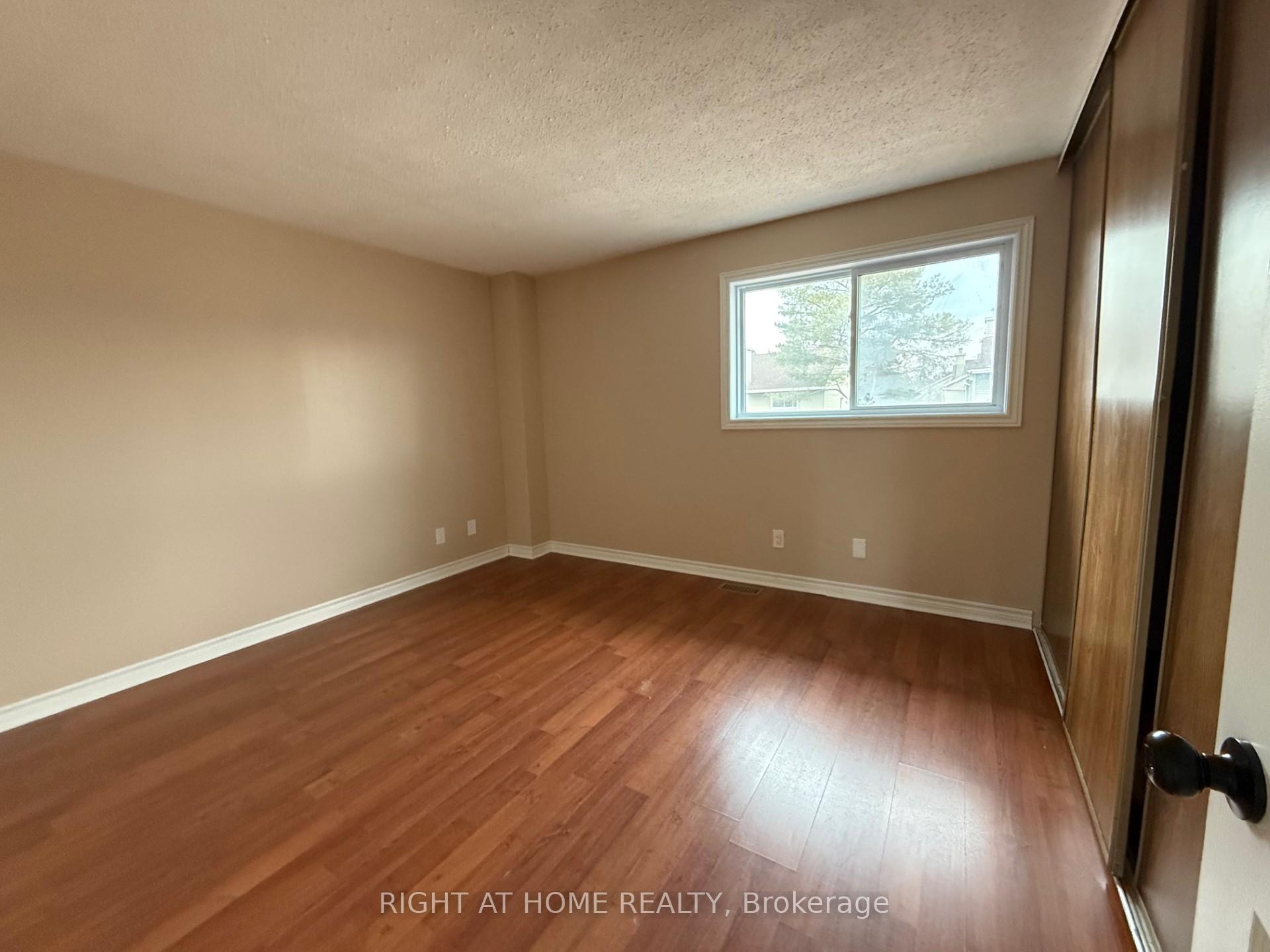 Photo 14 of 16 Paddington, Ottawa, Heron Gate/Industrial Park — HOMEH