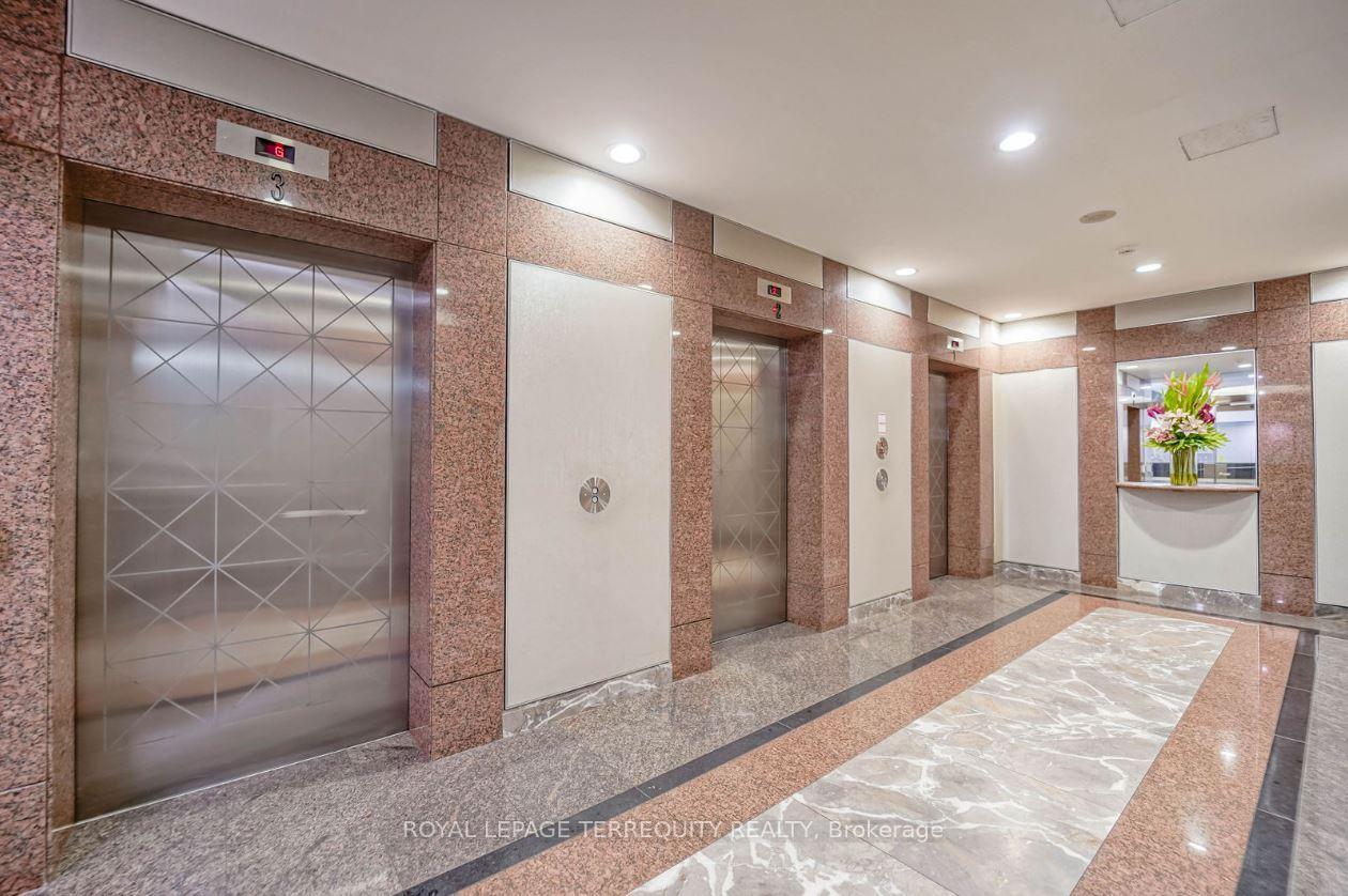 Photo 7 of Unit 912, 109 Front Street E, Toronto, Moss Park — HOMEH