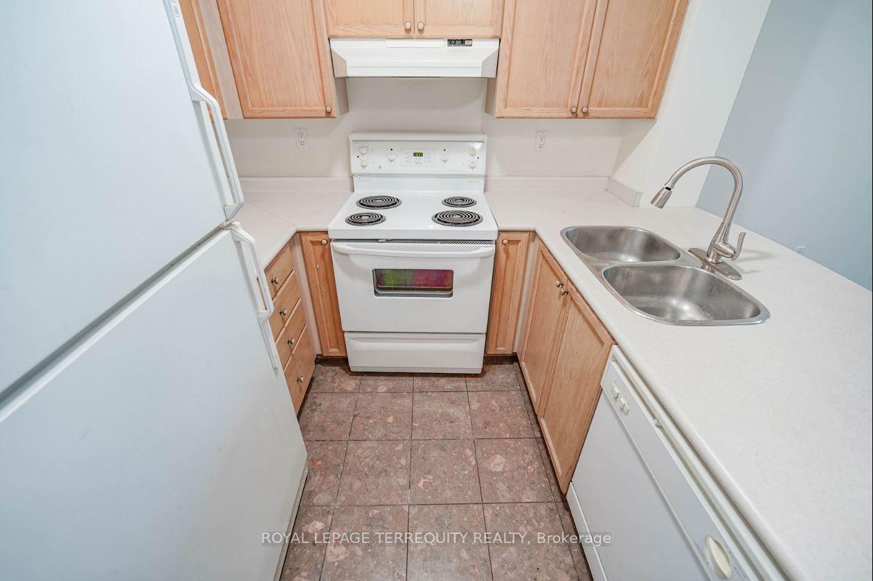 Photo 15 of Unit 912, 109 Front Street E, Toronto, Moss Park — HOMEH