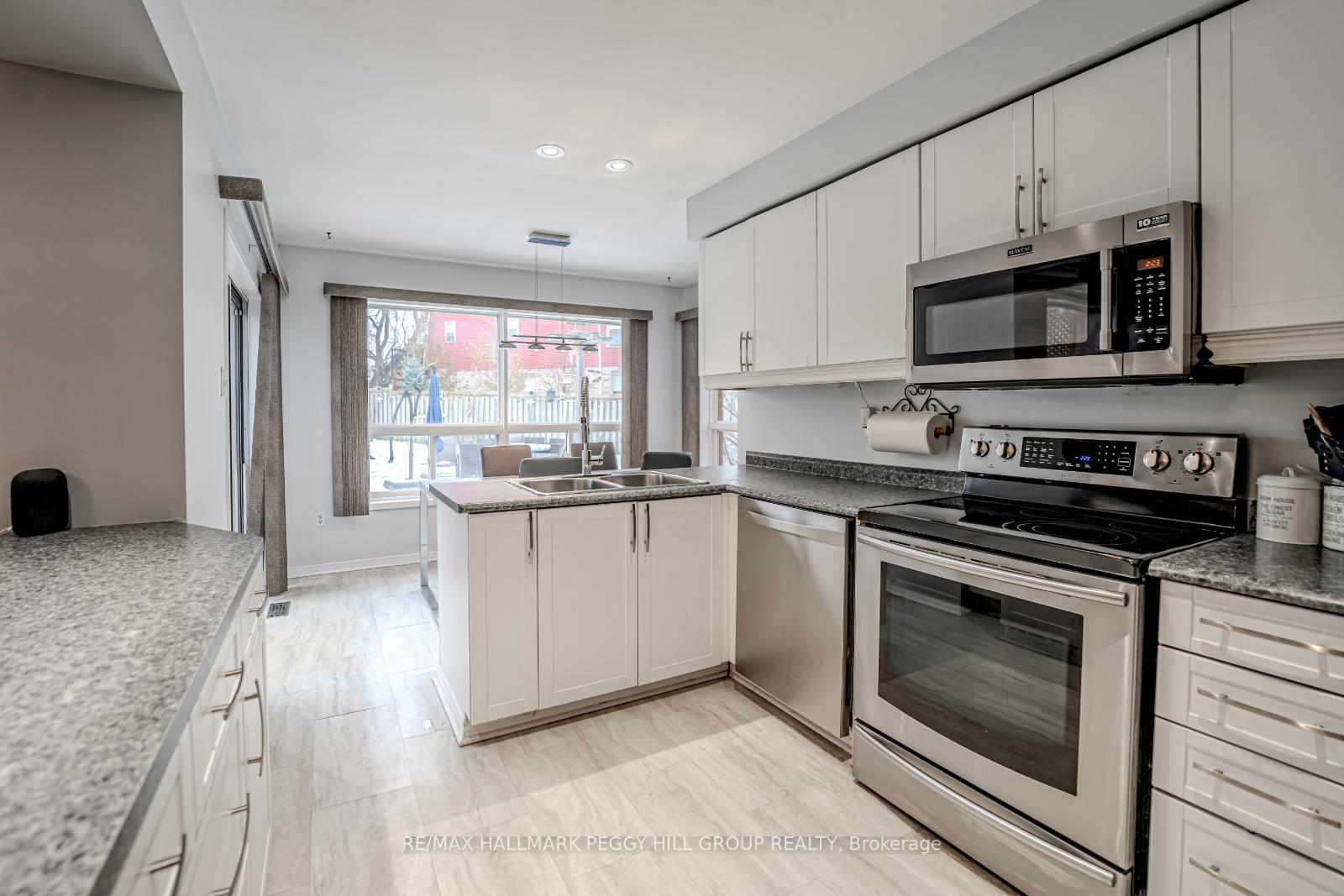 Photo 4 of 56 Draper Crescent, Barrie, Painswick North — HOMEH