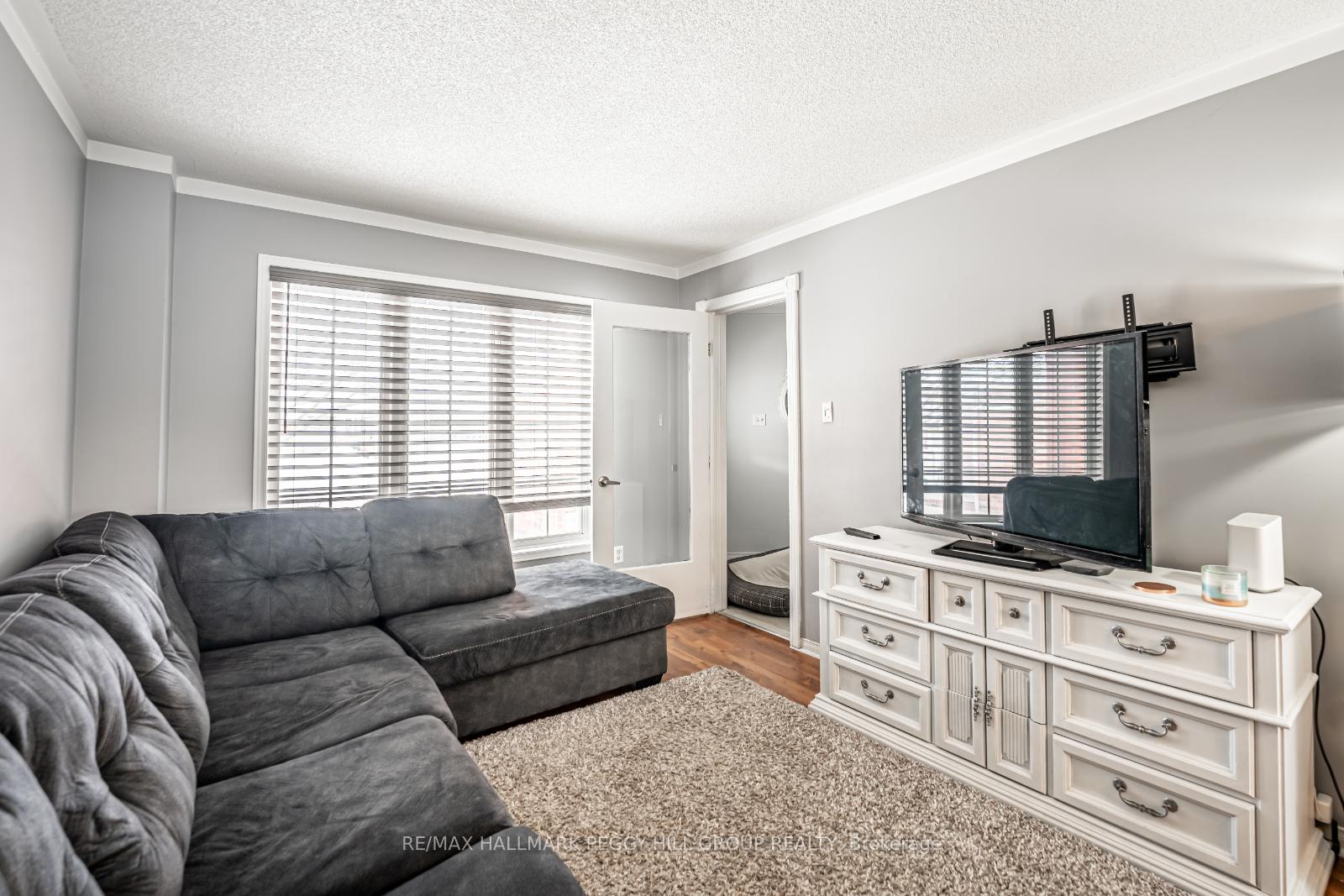 Photo 7 of 56 Draper Crescent, Barrie, Painswick North — HOMEH