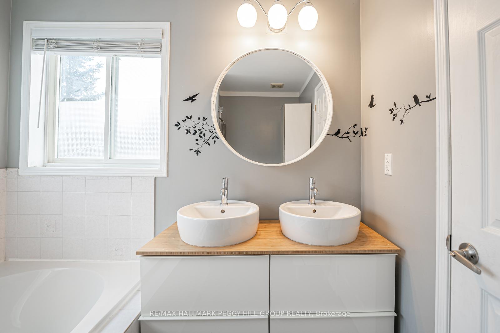 Photo 10 of 56 Draper Crescent, Barrie, Painswick North — HOMEH