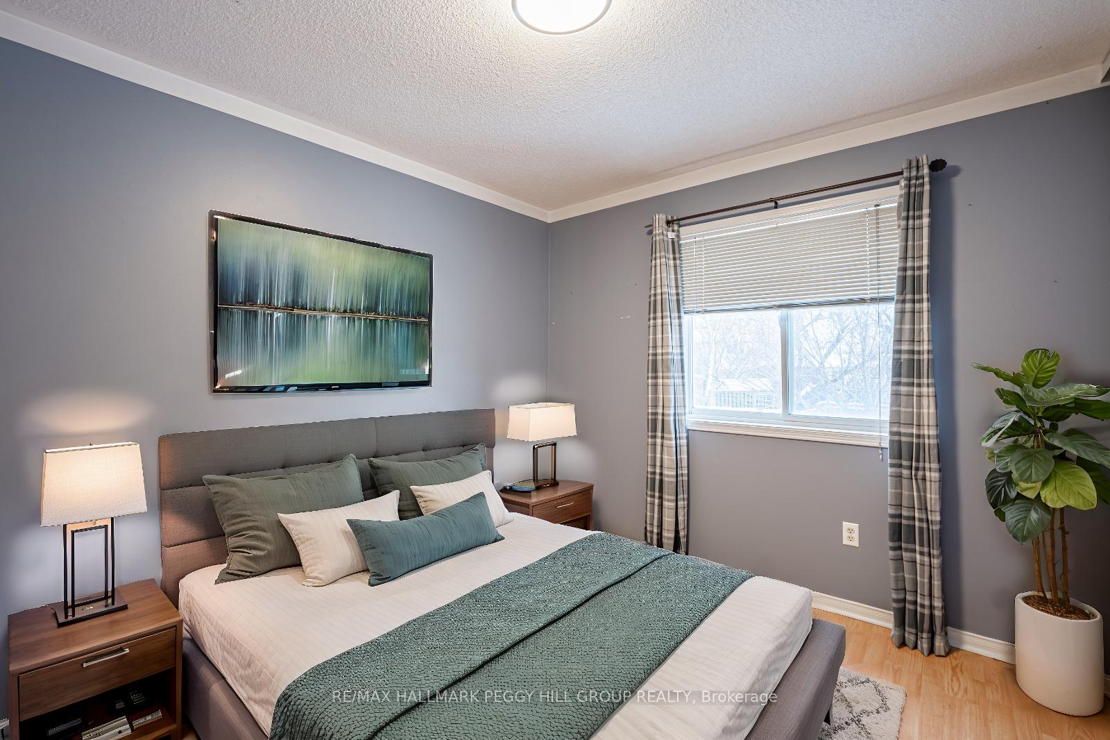 Photo 12 of 56 Draper Crescent, Barrie, Painswick North — HOMEH