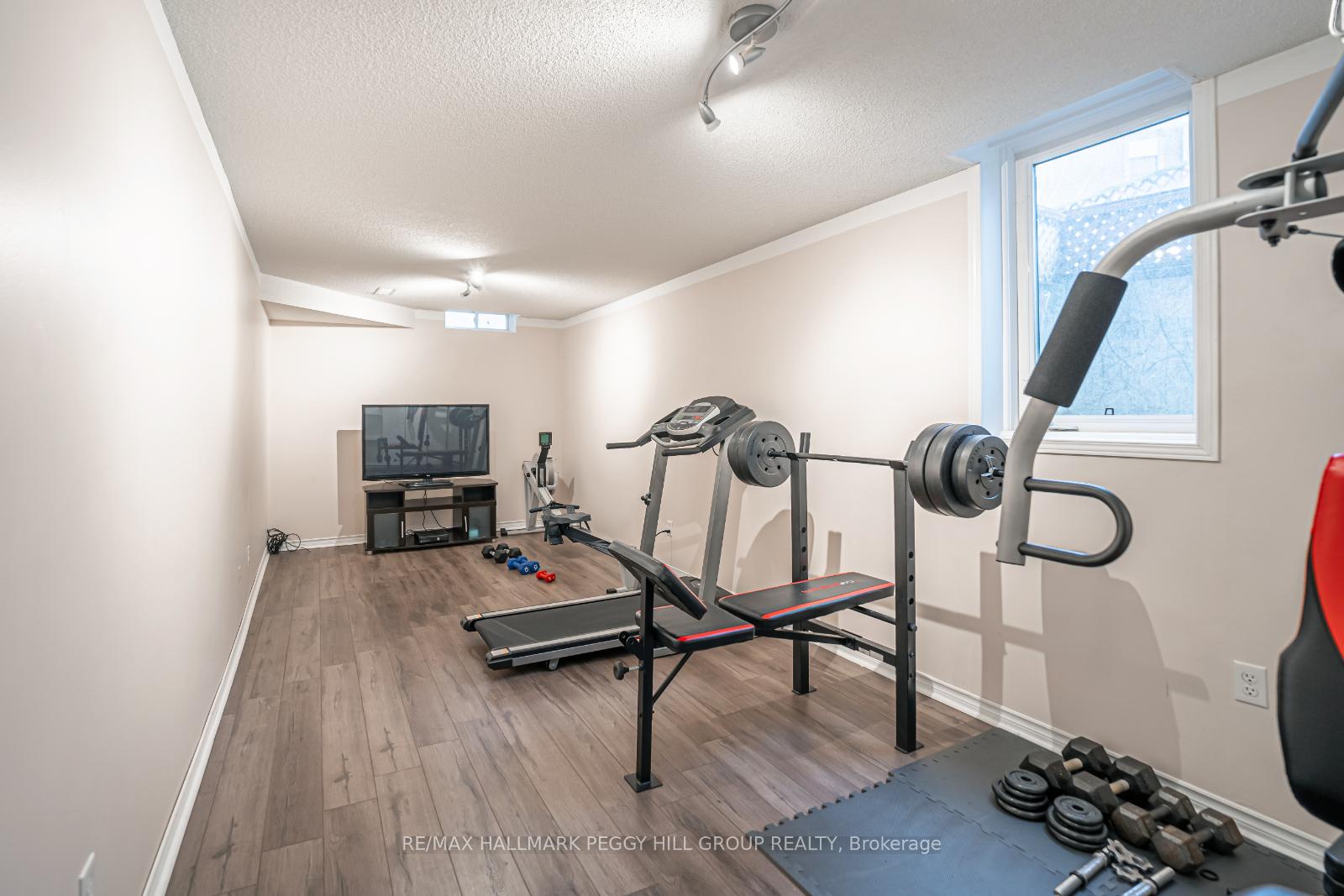 Photo 13 of 56 Draper Crescent, Barrie, Painswick North — HOMEH