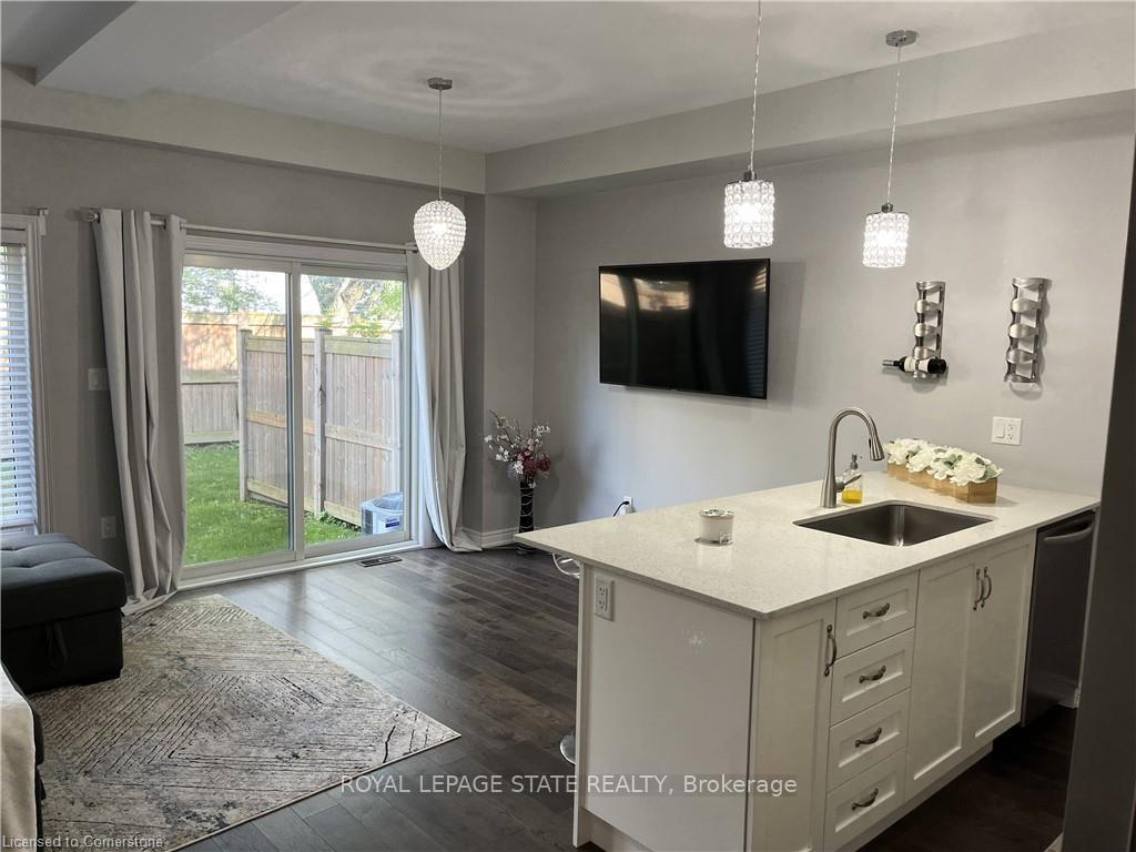 Photo 3 of Unit 4, 377 Glancaster Road, Hamilton, Rural Glanbrook — HOMEH