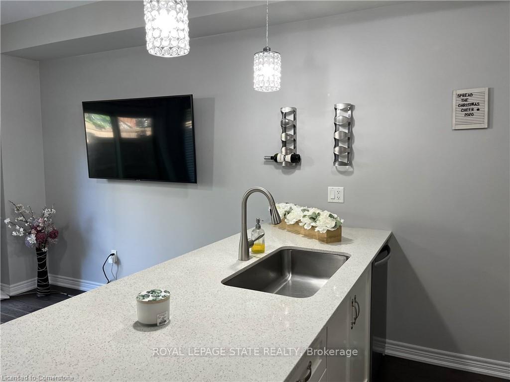 Photo 8 of Unit 4, 377 Glancaster Road, Hamilton, Rural Glanbrook — HOMEH