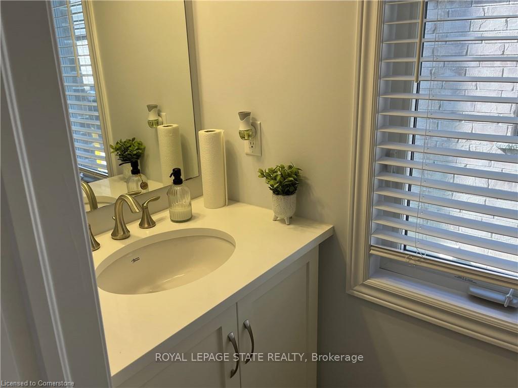 Photo 10 of Unit 4, 377 Glancaster Road, Hamilton, Rural Glanbrook — HOMEH