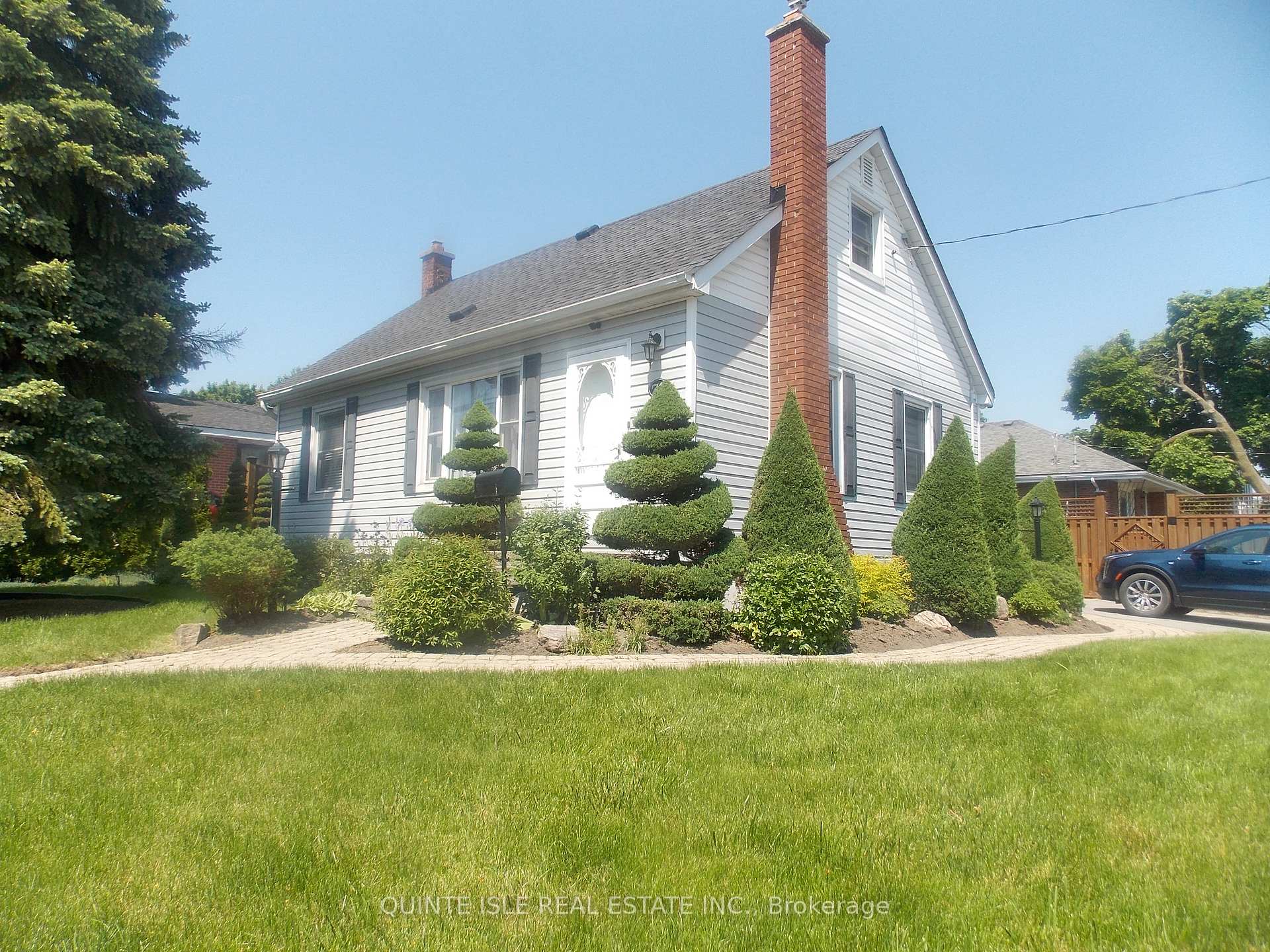 Front of 70 Donald Street E