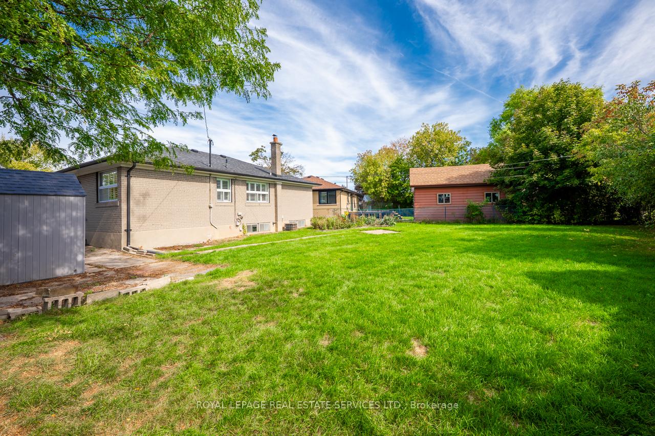 Photo 11 of 340 Leonard Street, Caledon, Bolton West — HOMEH