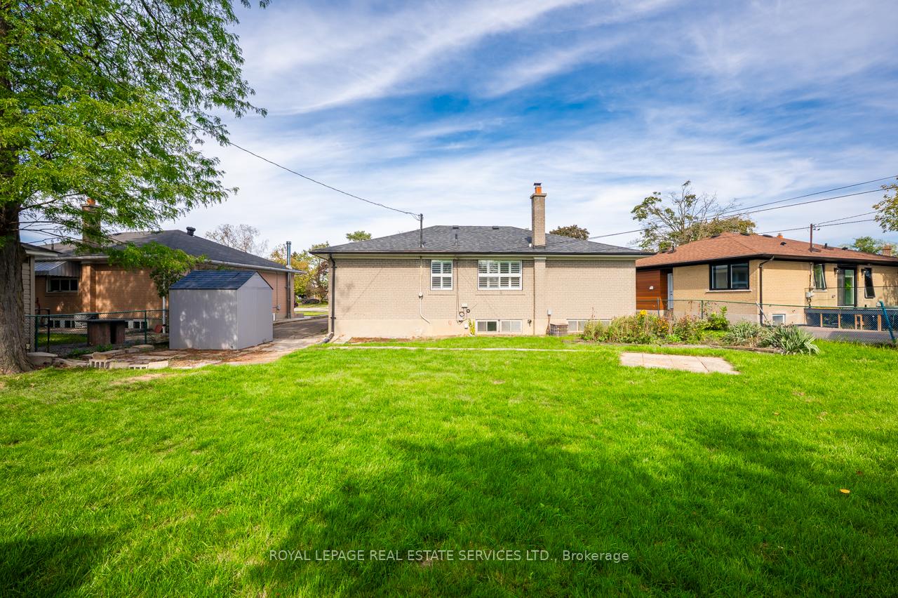 Photo 12 of 340 Leonard Street, Caledon, Bolton West — HOMEH