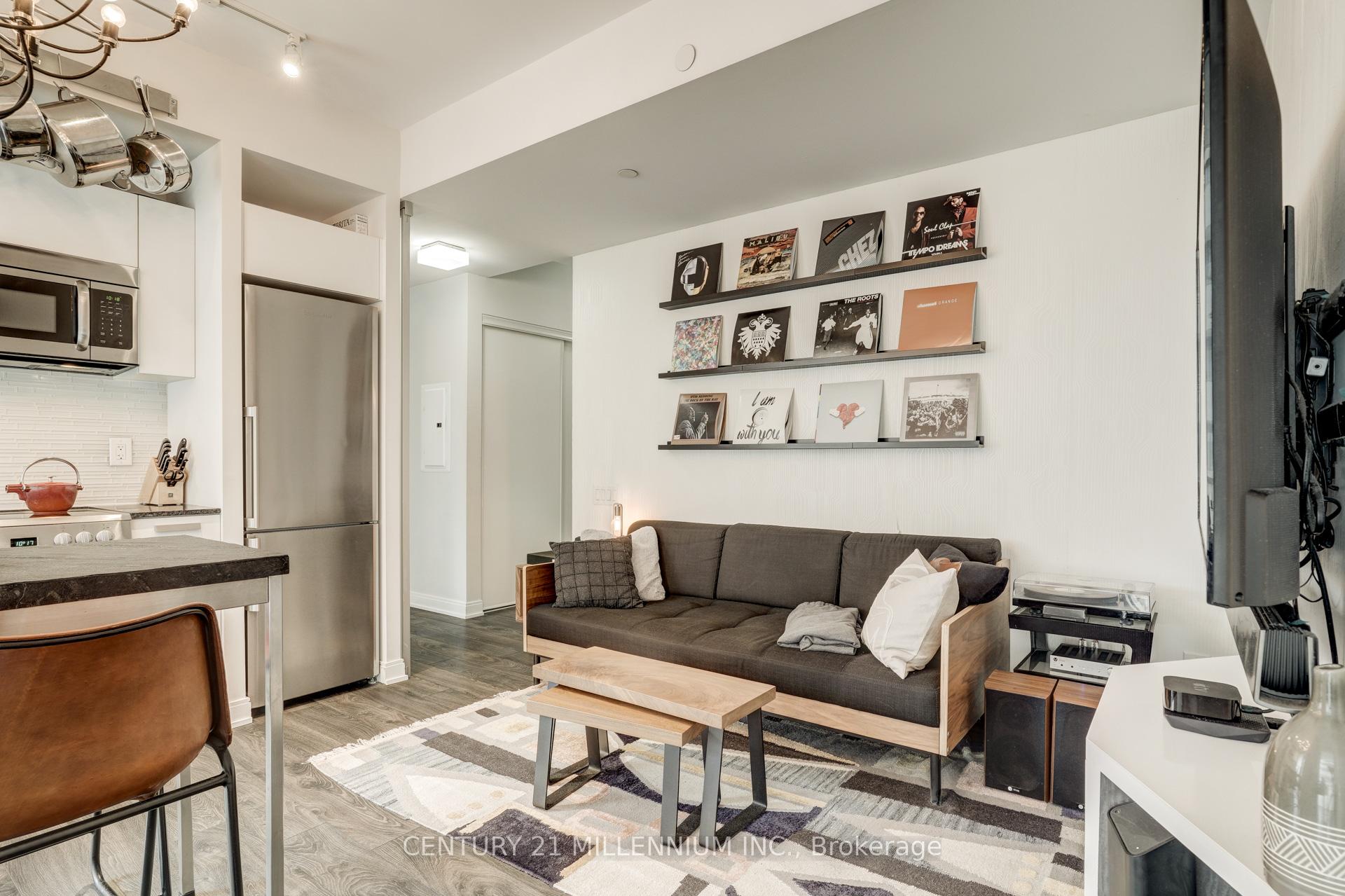 Photo 5 of Unit 801, 42 Charles Street E, Toronto, Church-Yonge Corridor — HOMEH