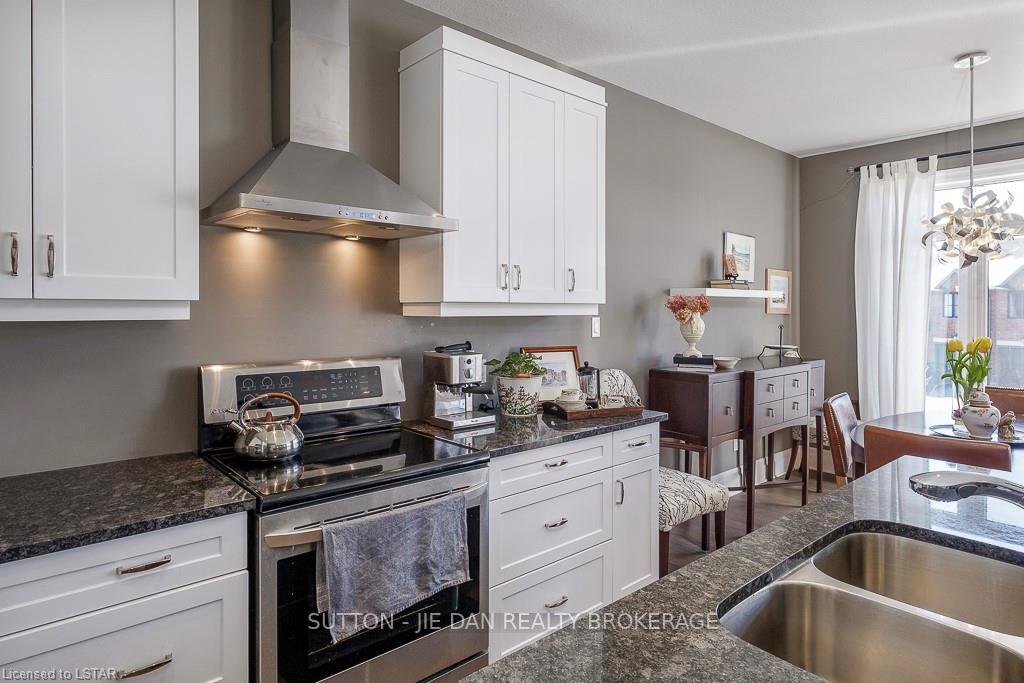 Photo 10 of Unit 3, 555 Sunningdale Road E, London, North B — HOMEH