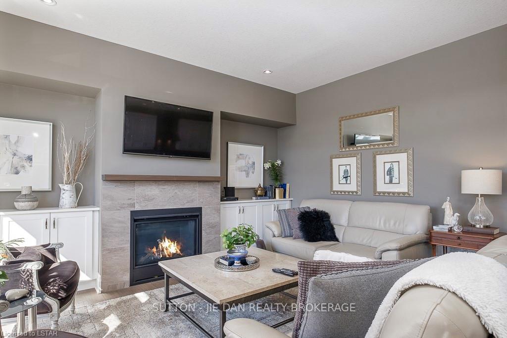 Photo 14 of Unit 3, 555 Sunningdale Road E, London, North B — HOMEH