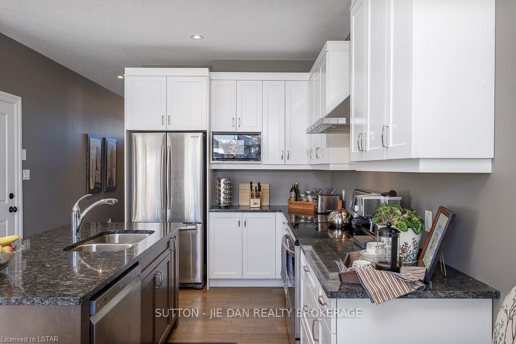 Photo 28 of Unit 3, 555 Sunningdale Road E, London, North B — HOMEH
