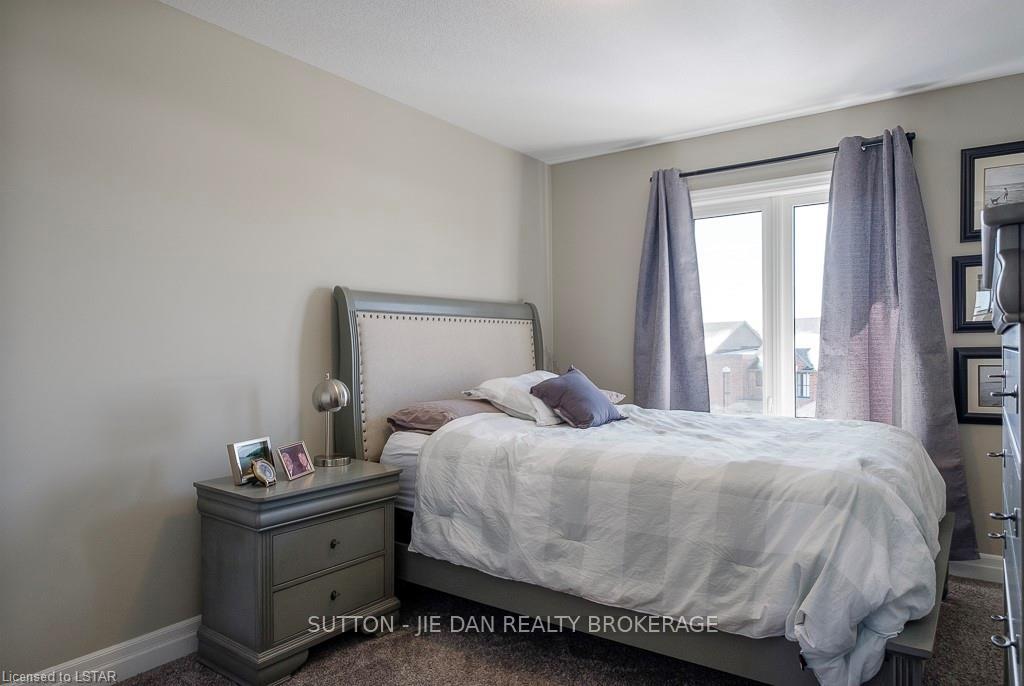 Photo 41 of Unit 3, 555 Sunningdale Road E, London, North B — HOMEH