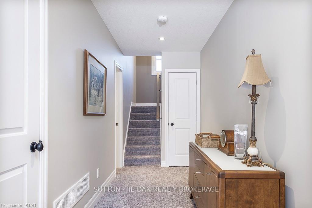 Photo 51 of Unit 3, 555 Sunningdale Road E, London, North B — HOMEH