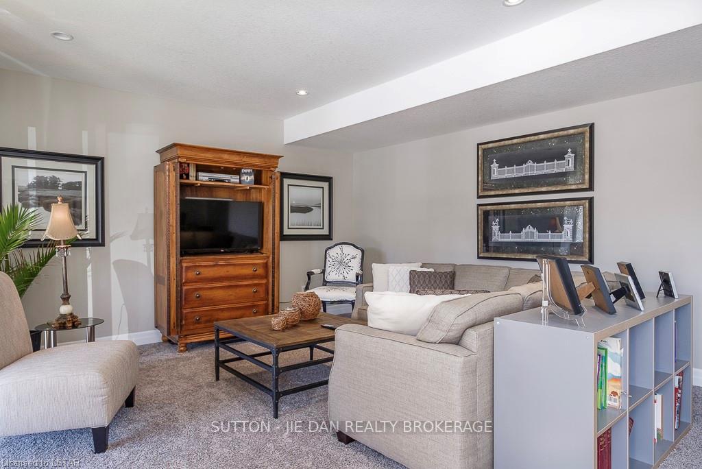 Photo 56 of Unit 3, 555 Sunningdale Road E, London, North B — HOMEH