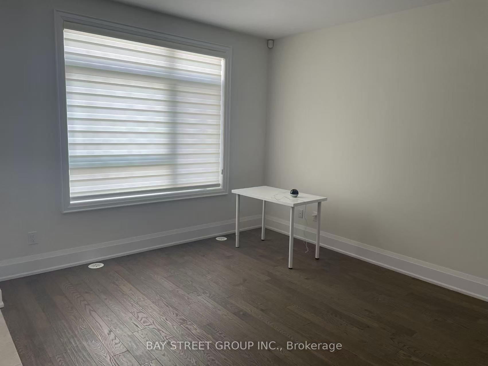 Photo 4 of 37 Gandhi Lane, Markham, Commerce Valley — HOMEH
