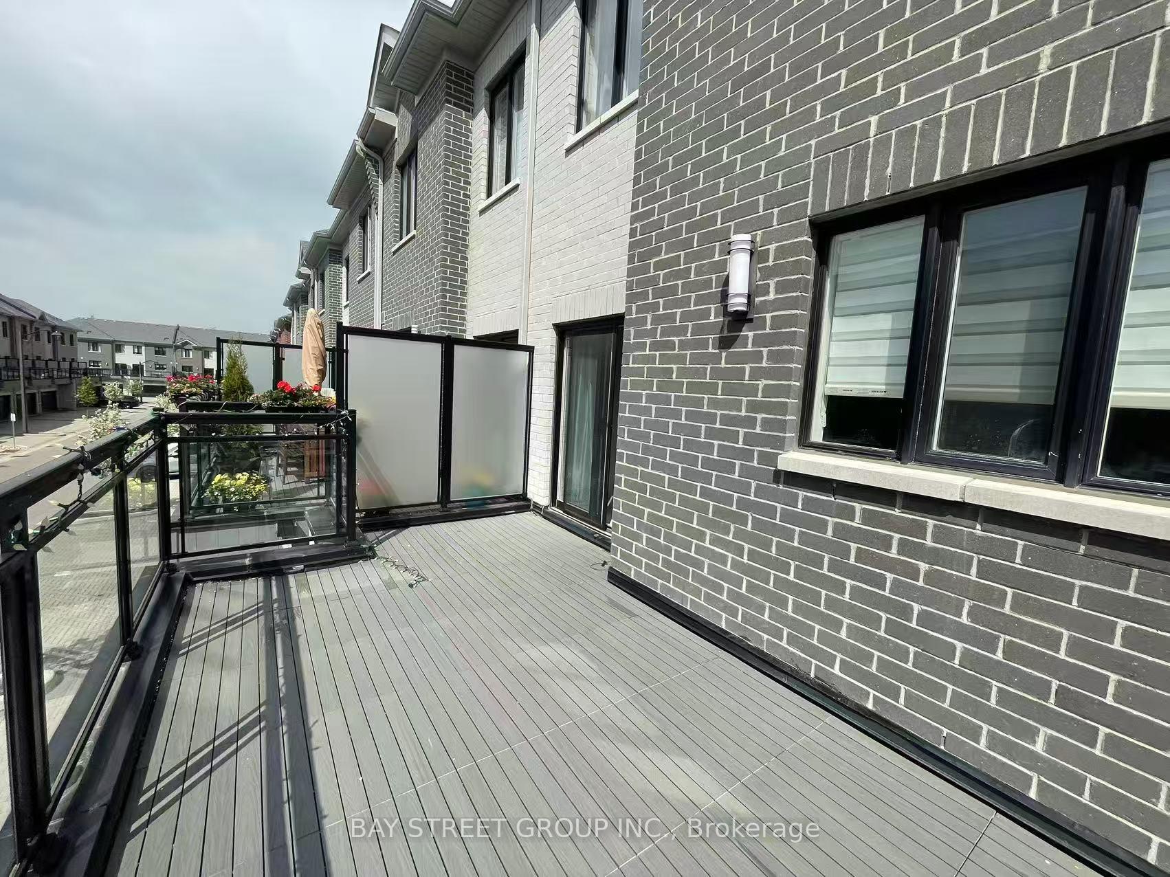 Photo 8 of 37 Gandhi Lane, Markham, Commerce Valley — HOMEH